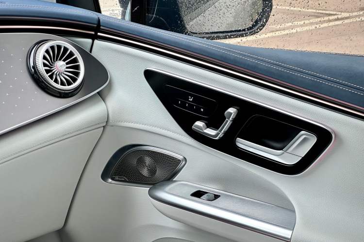 Used Mercedes-Benz EQE SUV 2023 500 4MATIC Special Edition Interior 8