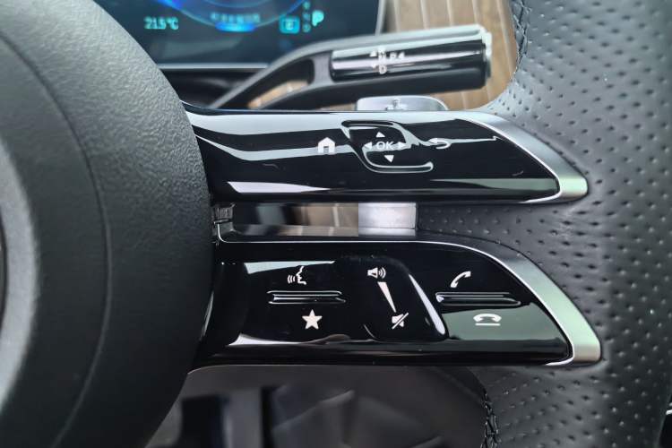 Used Mercedes-Benz EQE SUV 2023 350 4MATIC Luxury Edition Interior 8