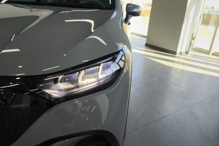 Used Mercedes-Benz EQE SUV 2023 350 4MATIC Pioneer Edition Left Front Headlight