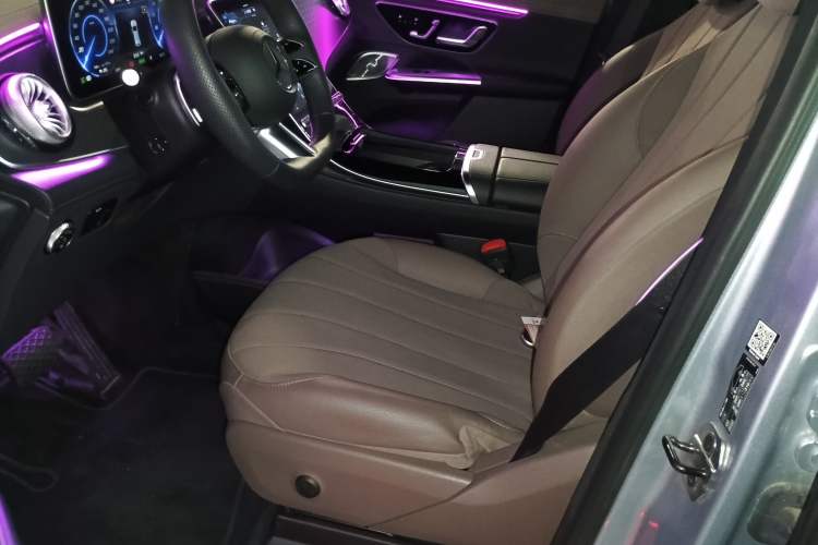 Used Mercedes-Benz EQE SUV 2023 500 4MATIC Special Edition Left Front Seat
