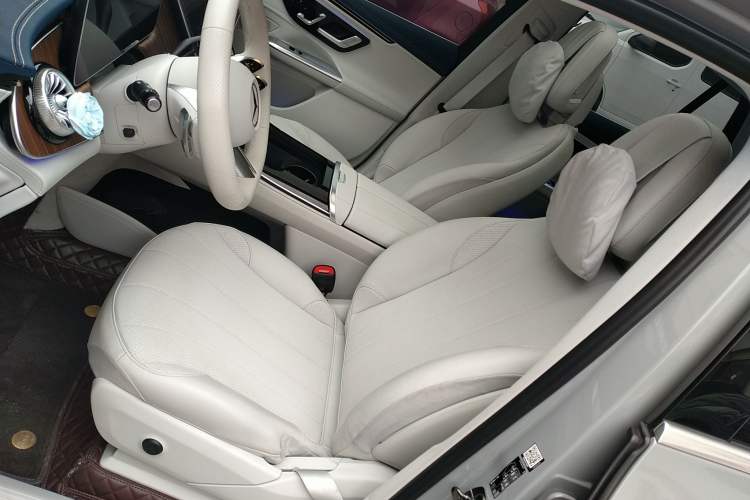 Used Mercedes-Benz EQE SUV 2023 350 4MATIC Luxury Edition Left Front Seat