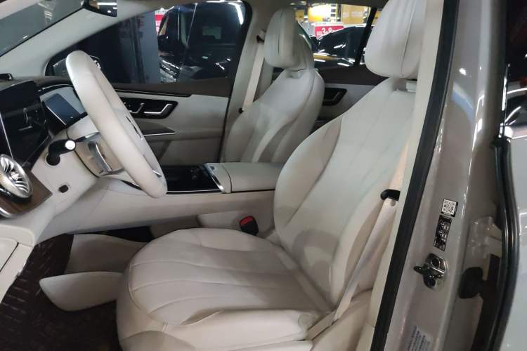 Used Mercedes-Benz EQE SUV 2023 350 4MATIC Luxury Edition Left Front Seat