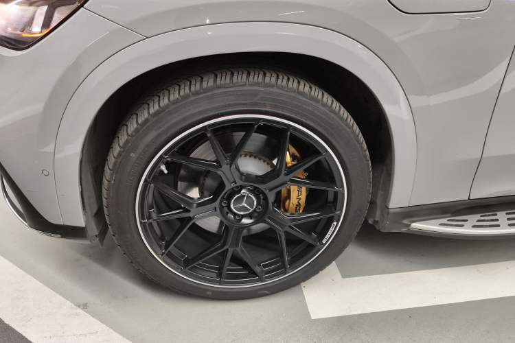 Used Mercedes-Benz EQE SUV 2023 350 4MATIC Pioneer Edition Left Front Wheel Hub