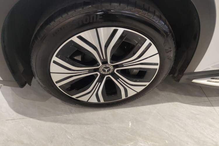 Used Mercedes-Benz EQE SUV 2023 350 4MATIC Luxury Edition Left Front Wheel Hub
