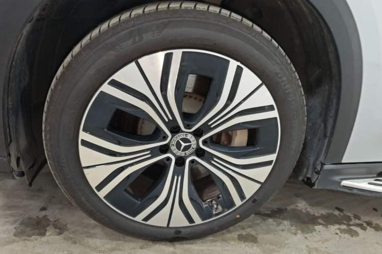 Used Mercedes-Benz EQE SUV 2023 350 4MATIC Luxury Edition Left Front Wheel Hub