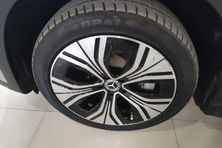 Used Mercedes-Benz EQE SUV 2023 350 4MATIC Luxury Edition Left Front Wheel Hub