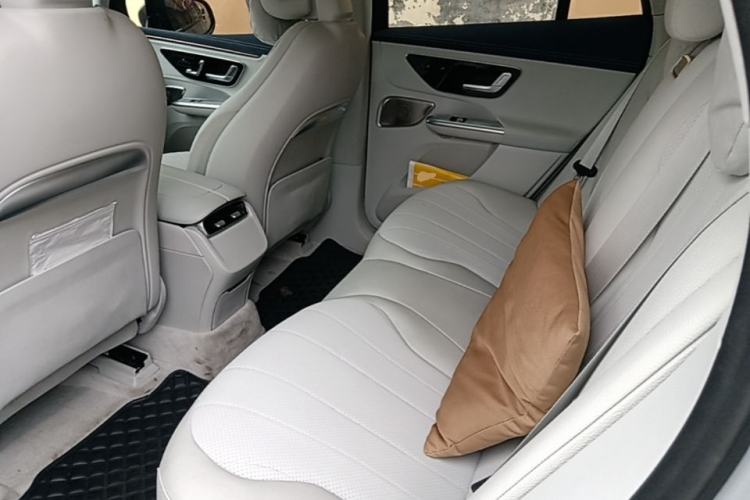 Used Mercedes-Benz EQE SUV 2023 500 4MATIC Special Edition Left Rear Seat