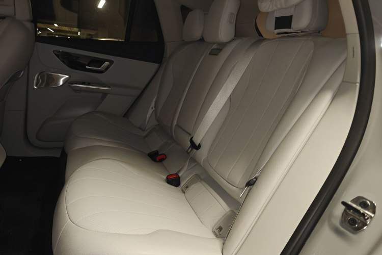 Used Mercedes-Benz EQE SUV 2023 350 4MATIC Luxury Edition Left Rear Seat