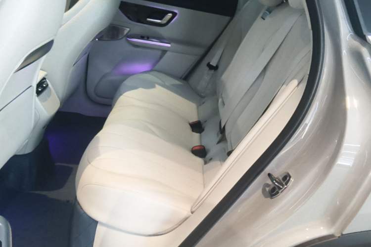 Used Mercedes-Benz EQE SUV 2023 350 4MATIC Pioneer Edition Left Rear Seat