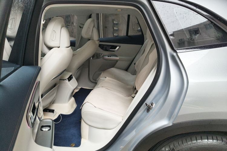 Used Mercedes-Benz EQE SUV 2023 500 4MATIC Special Edition Left Rear Seat