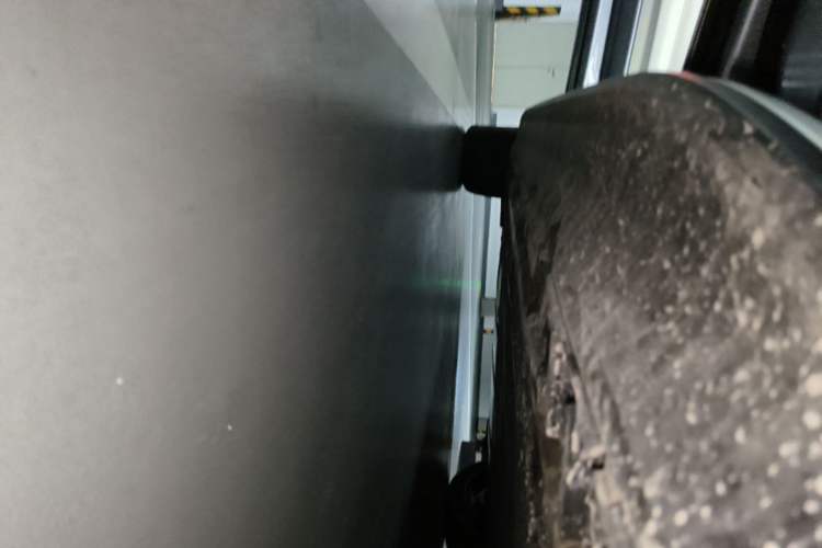 Used Mercedes-Benz EQE SUV 2023 500 4MATIC Special Edition Left Side Sill