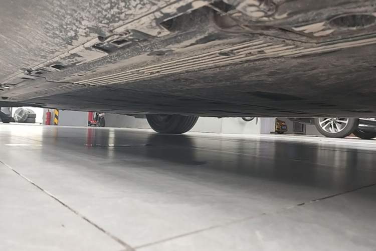 Used Mercedes-Benz EQE SUV 2023 500 4MATIC Special Edition Left Side Sill
