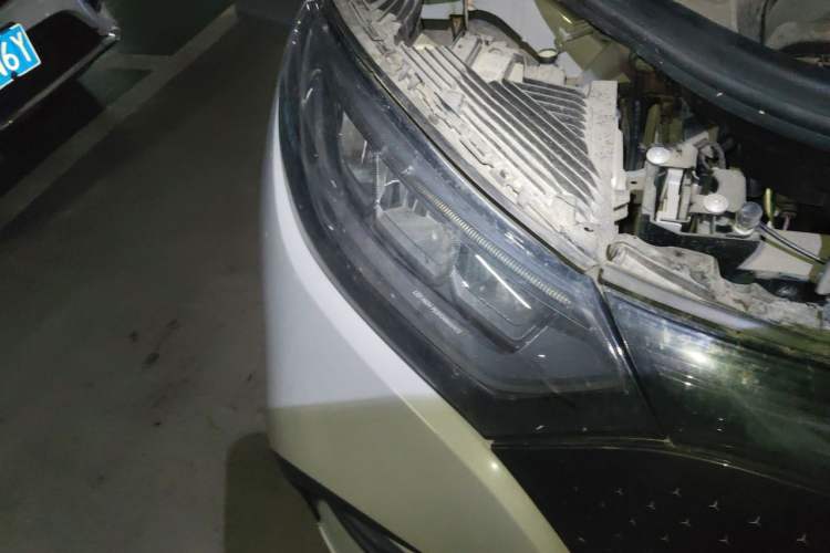 Used Mercedes-Benz EQE SUV 2023 350 4MATIC Luxury Edition Right Front Headlight