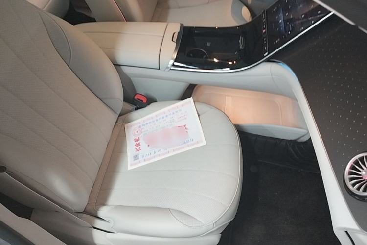 Used Mercedes-Benz EQE SUV 2023 500 4MATIC Special Edition Right Front Seat