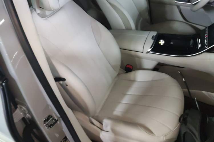 Used Mercedes-Benz EQE SUV 2023 350 4MATIC Luxury Edition Right Front Seat