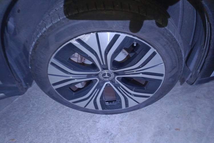 Used Mercedes-Benz EQE SUV 2023 350 4MATIC Luxury Edition Right Front Wheel Hub