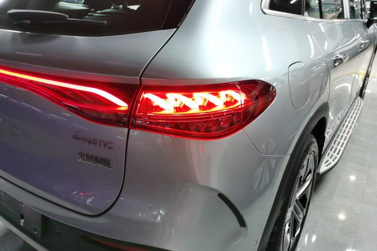 Used Mercedes-Benz EQE SUV 2023 350 4MATIC Pioneer Edition Right Rear Taillight