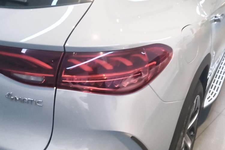 Used Mercedes-Benz EQE SUV 2023 350 4MATIC Pioneer Edition Right Rear Taillight