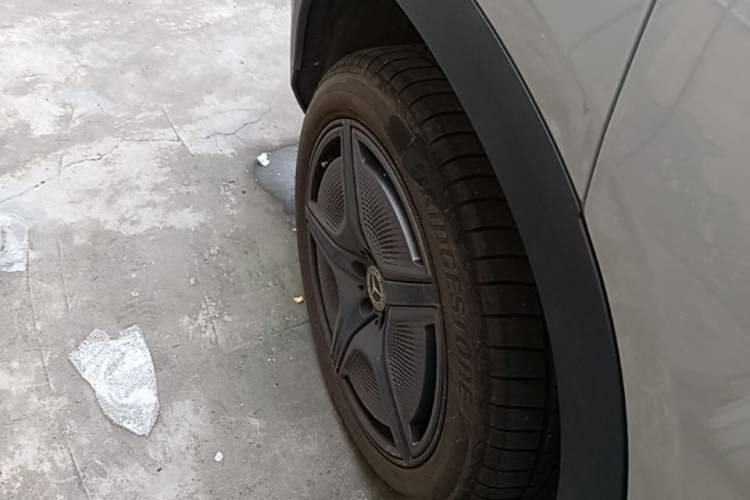 Used Mercedes-Benz EQE SUV 2023 500 4MATIC Special Edition Right Rear Wheel Hub