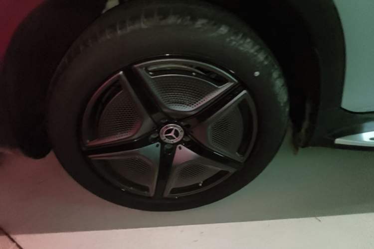 Used Mercedes-Benz EQE SUV 2023 500 4MATIC Special Edition Right Rear Wheel Hub