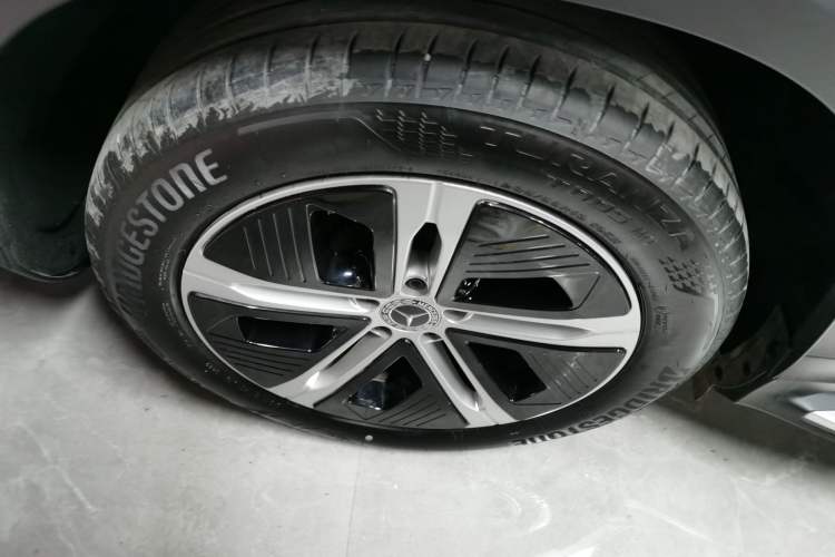 Used Mercedes-Benz EQE SUV 2023 350 4MATIC Pioneer Edition Right Rear Wheel Hub