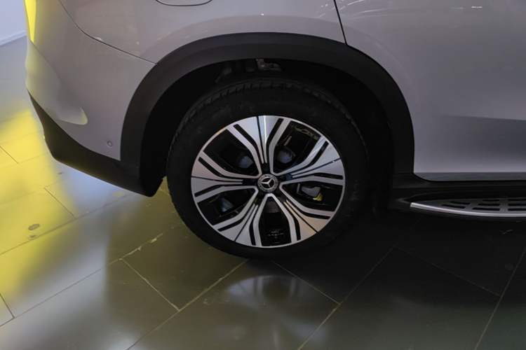 Used Mercedes-Benz EQE SUV 2023 350 4MATIC Luxury Edition Right Rear Wheel Hub