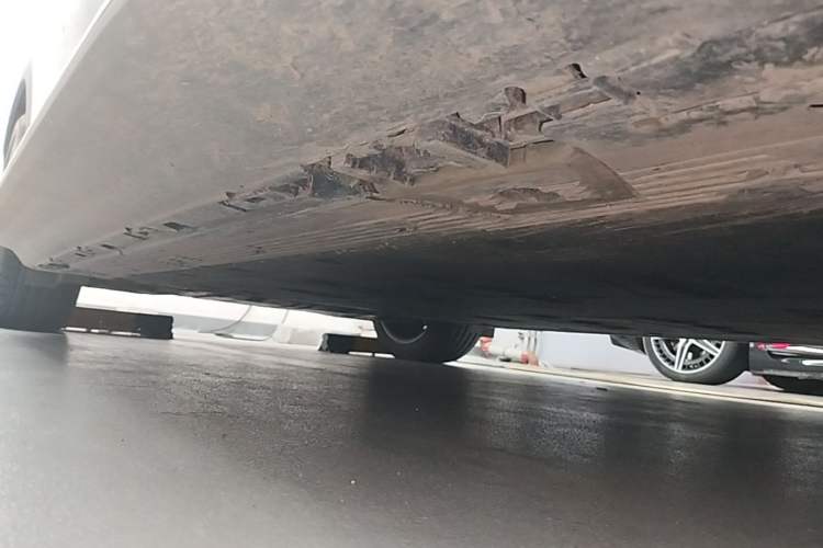 Used Mercedes-Benz EQE SUV 2023 500 4MATIC Special Edition Right Side Sill