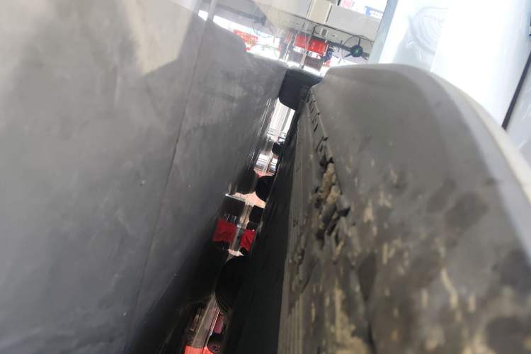 Used Mercedes-Benz EQE SUV 2023 350 4MATIC Luxury Edition Right Side Sill