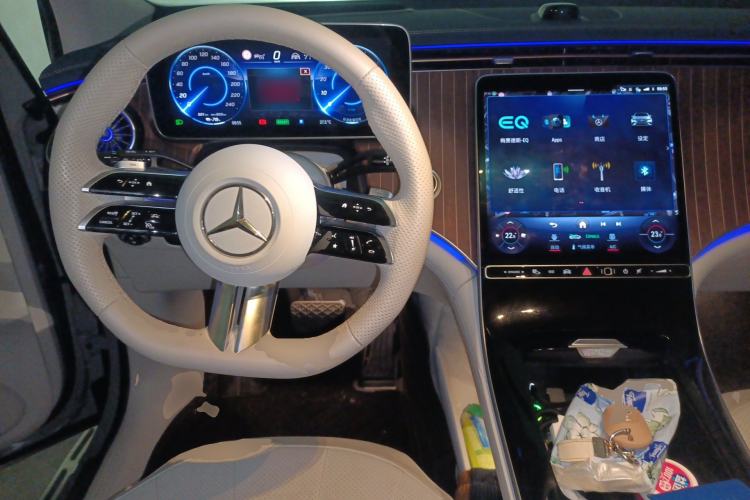 Used Mercedes-Benz EQE SUV 2023 350 4MATIC Luxury Edition Steering Wheel