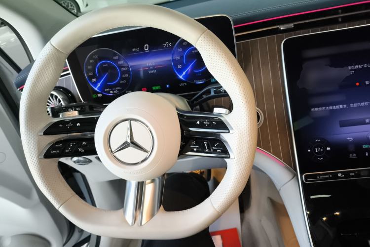 Used Mercedes-Benz EQE SUV 2023 350 4MATIC Pioneer Edition Steering Wheel