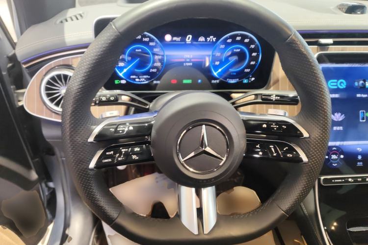 Used Mercedes-Benz EQE SUV 2023 350 4MATIC Luxury Edition Steering Wheel