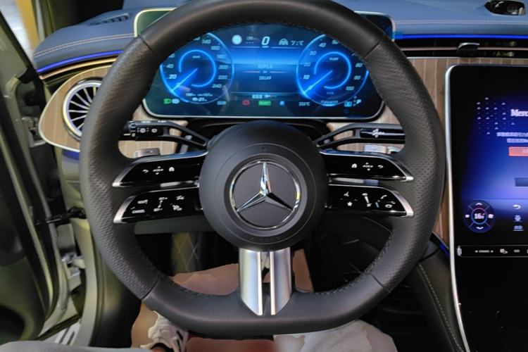 Used Mercedes-Benz EQE SUV 2023 350 4MATIC Luxury Edition Steering Wheel