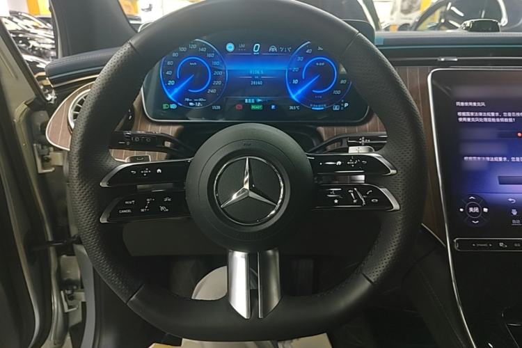 Used Mercedes-Benz EQE SUV 2023 350 4MATIC Luxury Edition Steering Wheel