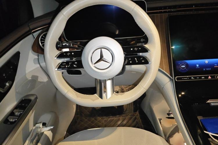 Used Mercedes-Benz EQE SUV 2023 350 4MATIC Luxury Edition Steering Wheel