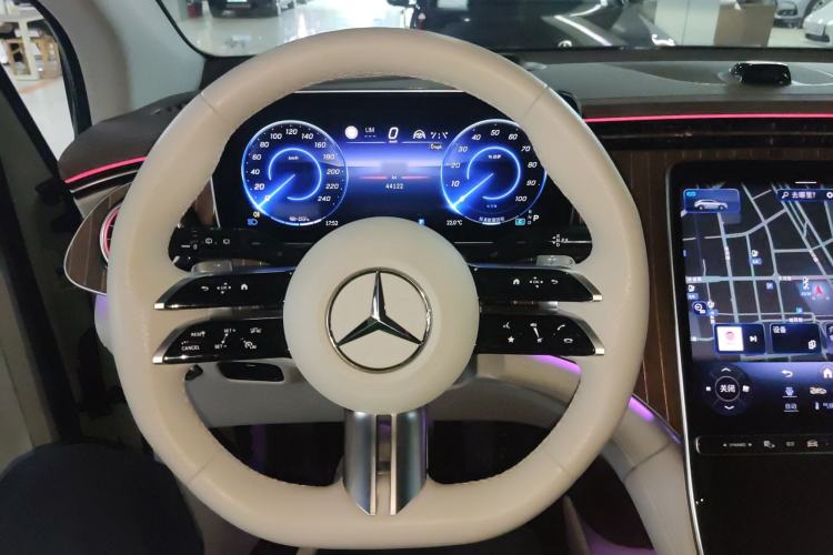 Used Mercedes-Benz EQE SUV 2023 350 4MATIC Luxury Edition Steering Wheel