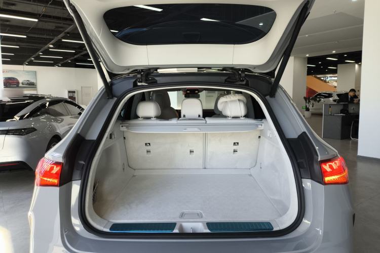 Used Mercedes-Benz EQE SUV 2023 350 4MATIC Pioneer Edition Trunk