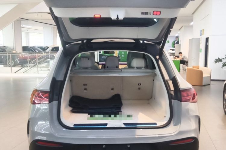 Used Mercedes-Benz EQE SUV 2023 350 4MATIC Pioneer Edition Trunk