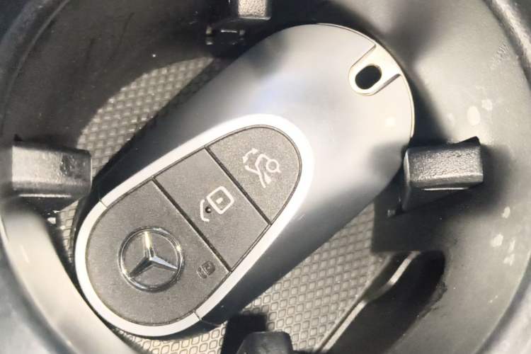 Used Mercedes-Benz EQE SUV 2023 350 4MATIC Pioneer Edition Vehicle Key