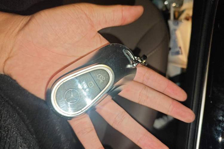 Used Mercedes-Benz EQE SUV 2023 350 4MATIC Pioneer Edition Vehicle Key