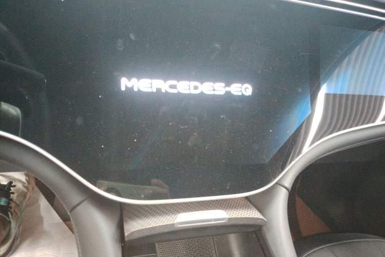 Used Mercedes-Benz EQE SUV 2023 500 4MATIC Audio And AC Panel