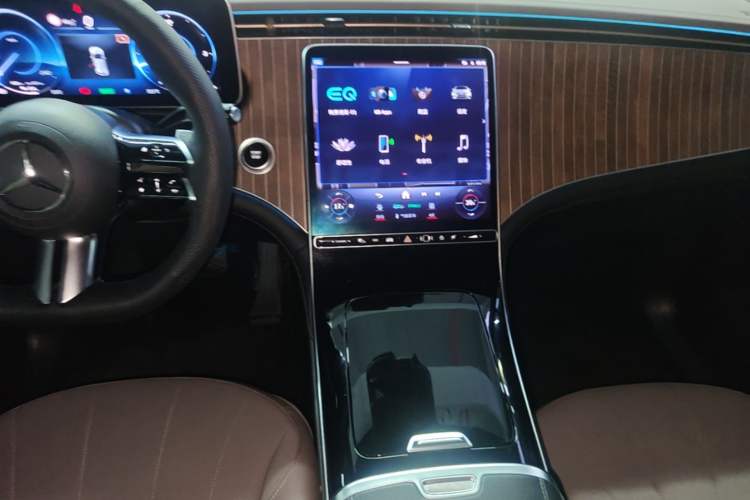 Used Mercedes-Benz EQE SUV 2023 350 4MATIC Luxury Edition Audio And AC Panel