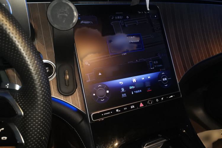 Used Mercedes-Benz EQE SUV 2023 350 4MATIC Luxury Edition Audio And AC Panel