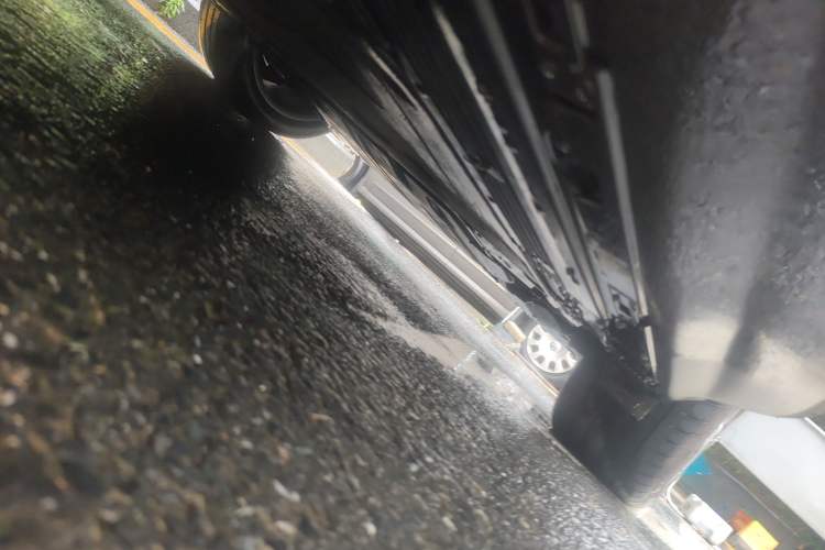 Used Mercedes-Benz EQE SUV 2023 350 4MATIC Luxury Edition Chassis Rear Left
