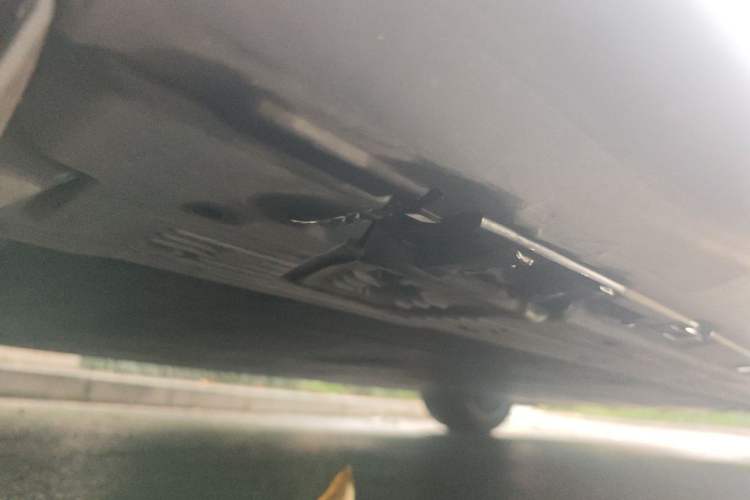 Used Mercedes-Benz EQE SUV 2023 350 4MATIC Luxury Edition Chassis Rear Right