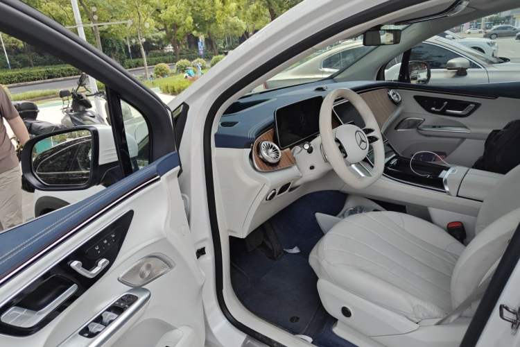 Used Mercedes-Benz EQE SUV 2023 350 4MATIC Luxury Edition Driver Seat