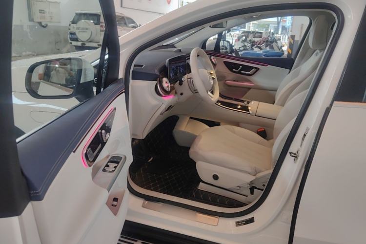 Used Mercedes-Benz EQE SUV 2023 350 4MATIC Pioneer Edition Driver Seat