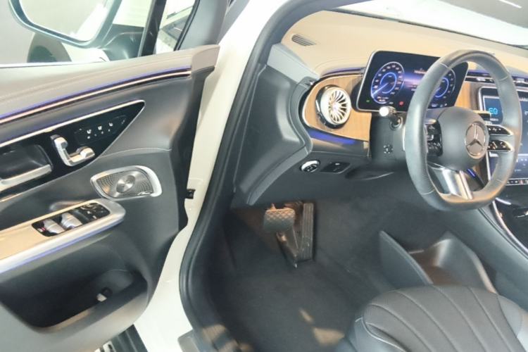 Used Mercedes-Benz EQE SUV 2023 350 4MATIC Pioneer Edition Driver Seat