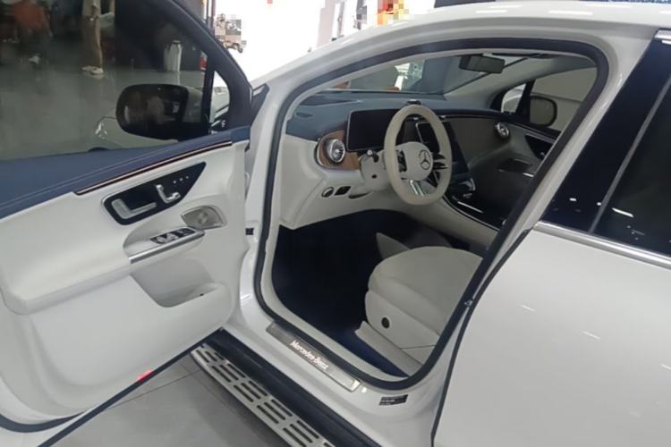 Used Mercedes-Benz EQE SUV 2023 350 4MATIC Luxury Edition Driver Seat