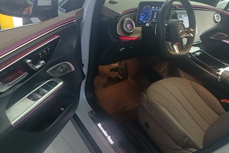 Used Mercedes-Benz EQE SUV 2023 350 4MATIC Luxury Edition Driver Seat