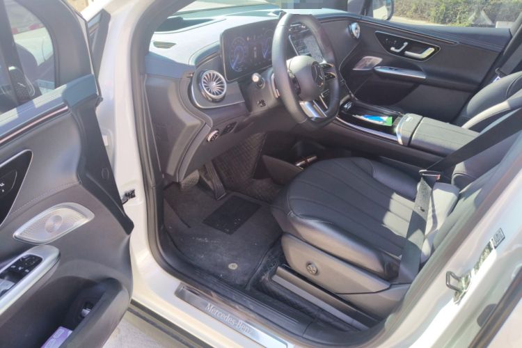 Used Mercedes-Benz EQE SUV 2023 500 4MATIC Special Edition Driver Seat